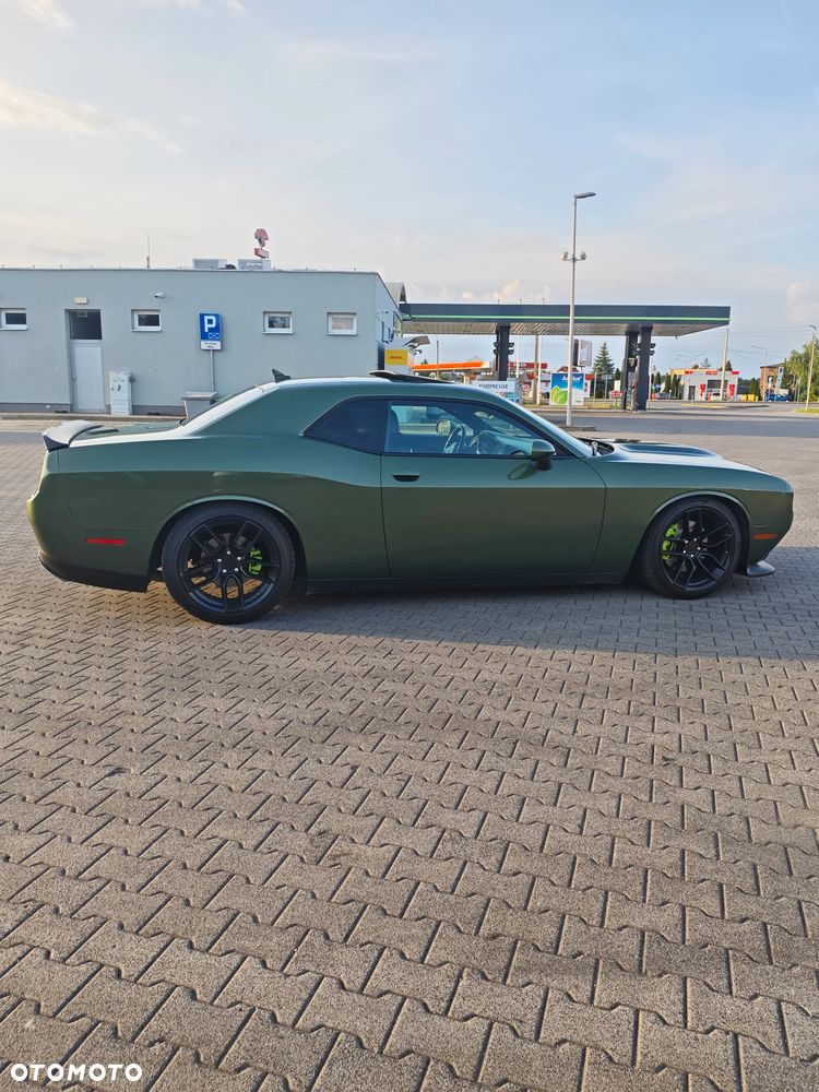 Dodge Challenger 5.7 R/T - 2