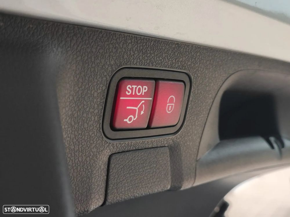 Mercedes-Benz CLA 250 e Shooting Brake AMG Line - 57