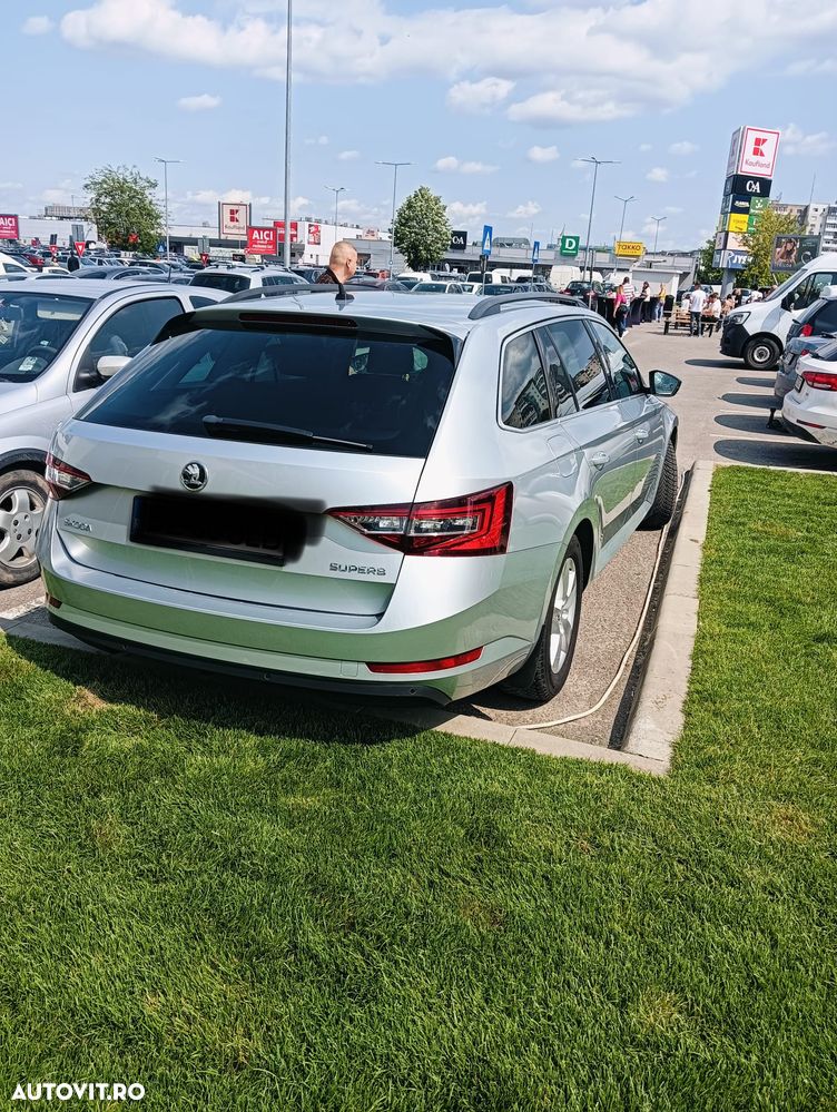 Skoda Superb Combi 1.6 TDI DSG Ambition - 11