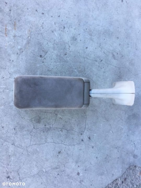 Wv Golf IV  podłokietnik welurowy beżowy - 2