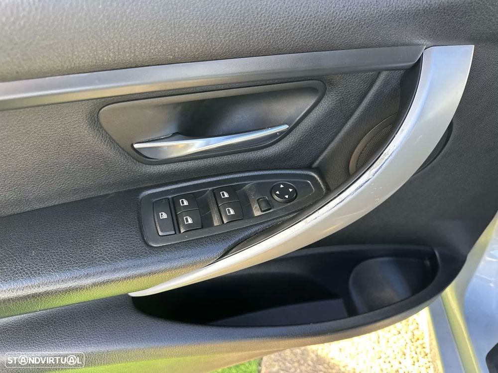 BMW 318 d Sport Line - 21