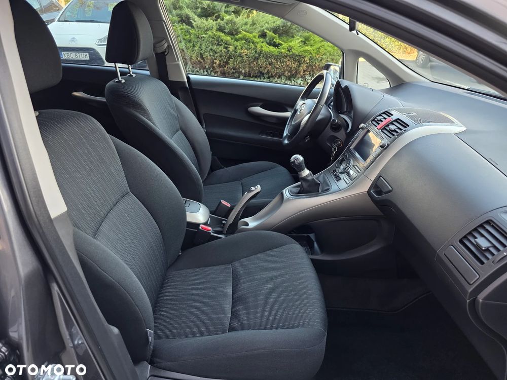Toyota Auris - 24