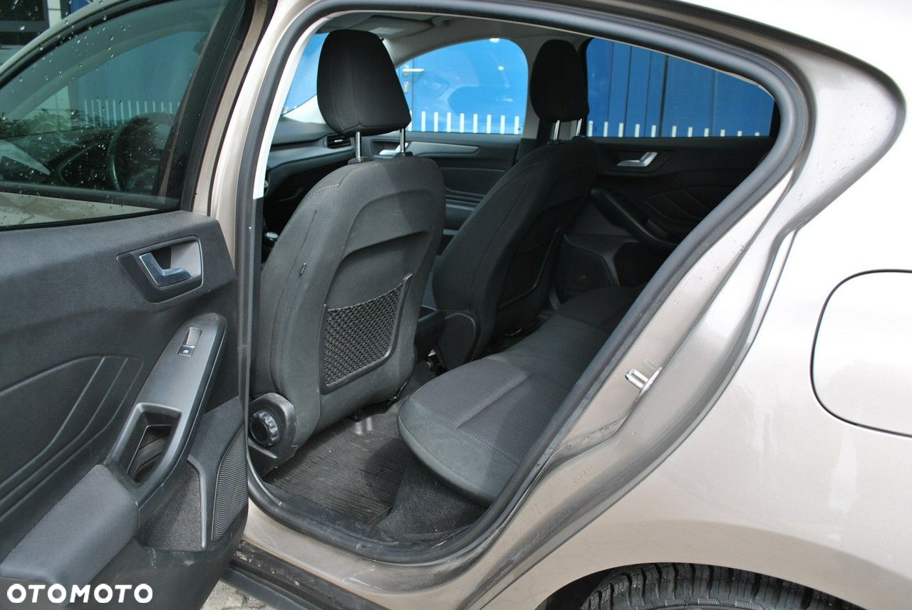 Ford Focus 1.0 EcoBoost Trend - 11