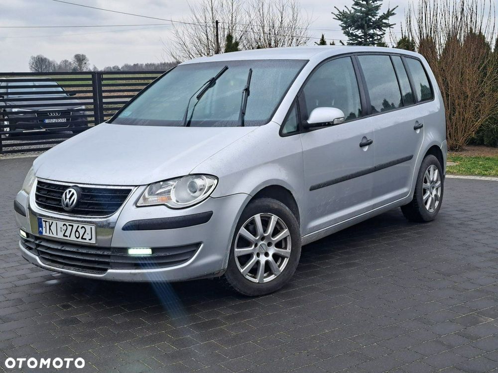 Volkswagen Touran - 16