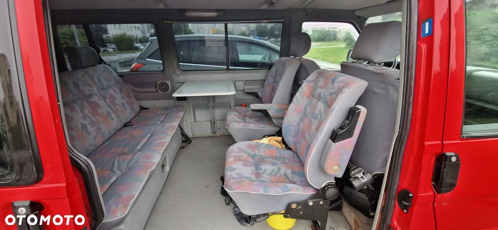 Volkswagen Multivan - 15