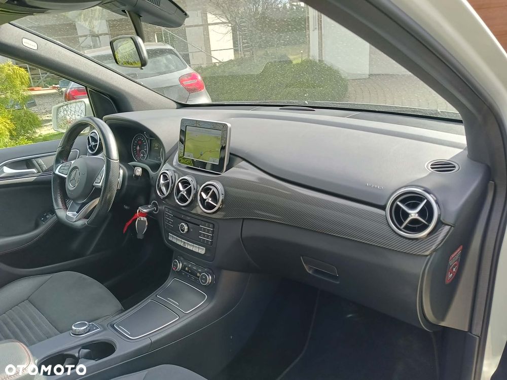 Mercedes-Benz Klasa B 200 (CDI) d 4Matic 7G-DCT AMG Line - 33