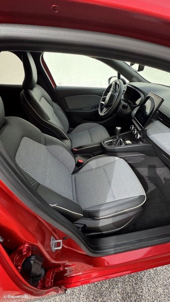 Renault Clio 1.0 TCe Techno Bi-Fuel - 17