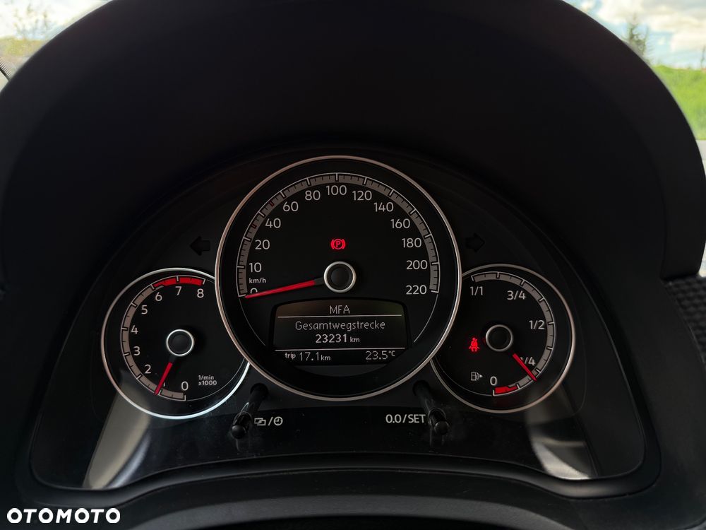 Volkswagen up! Active - 17