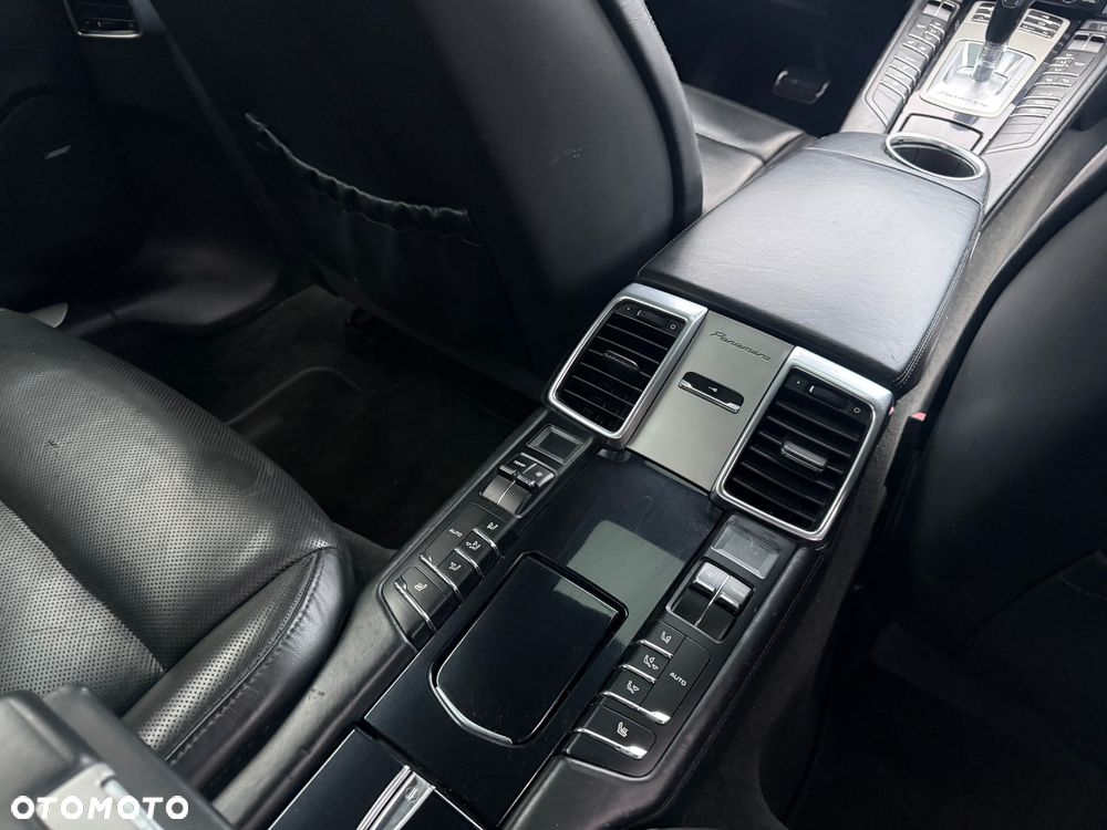 Porsche Panamera 4S - 14