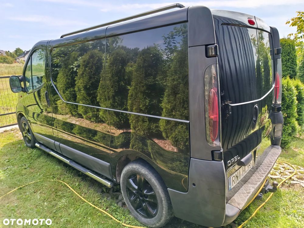 Opel Vivaro - 1