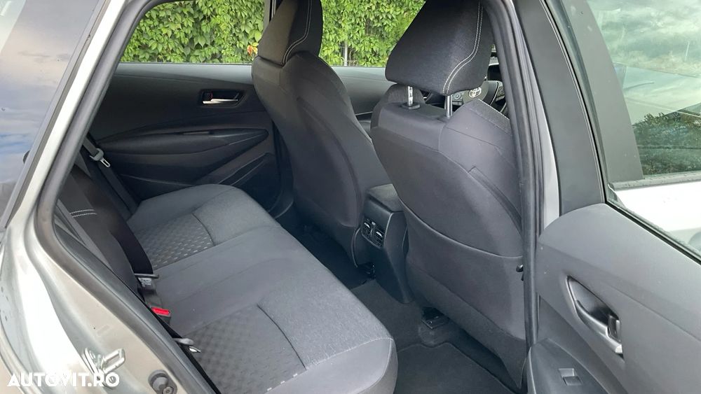 Toyota Corolla 1.8 HSD Business - 8
