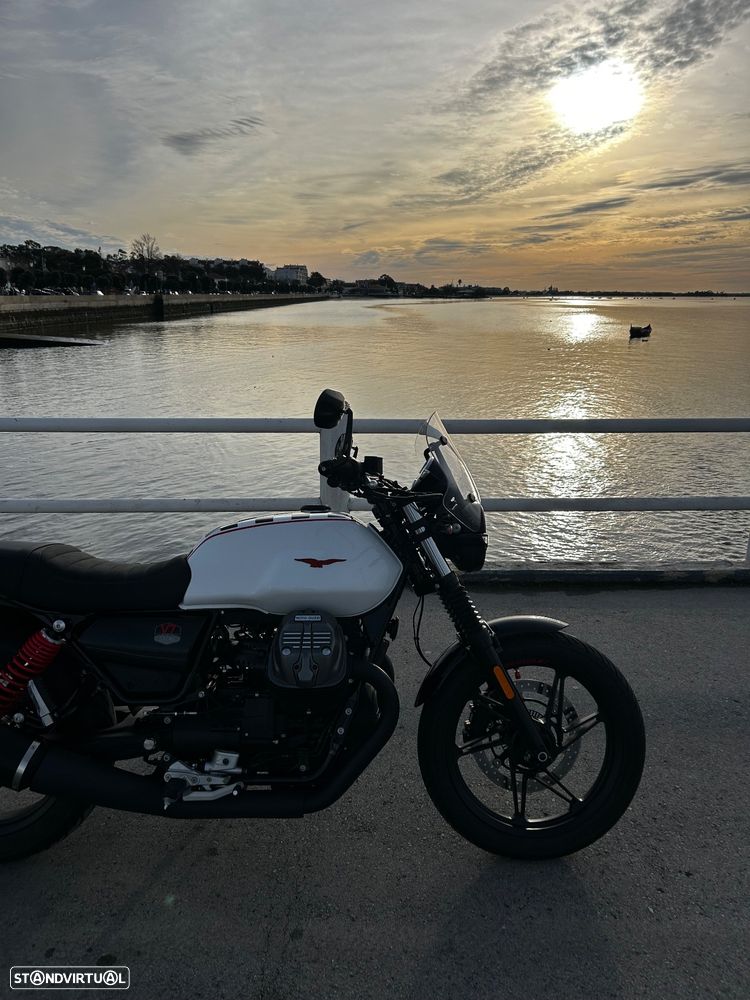 Moto Guzzi V7 Stone Ten Nova - 15