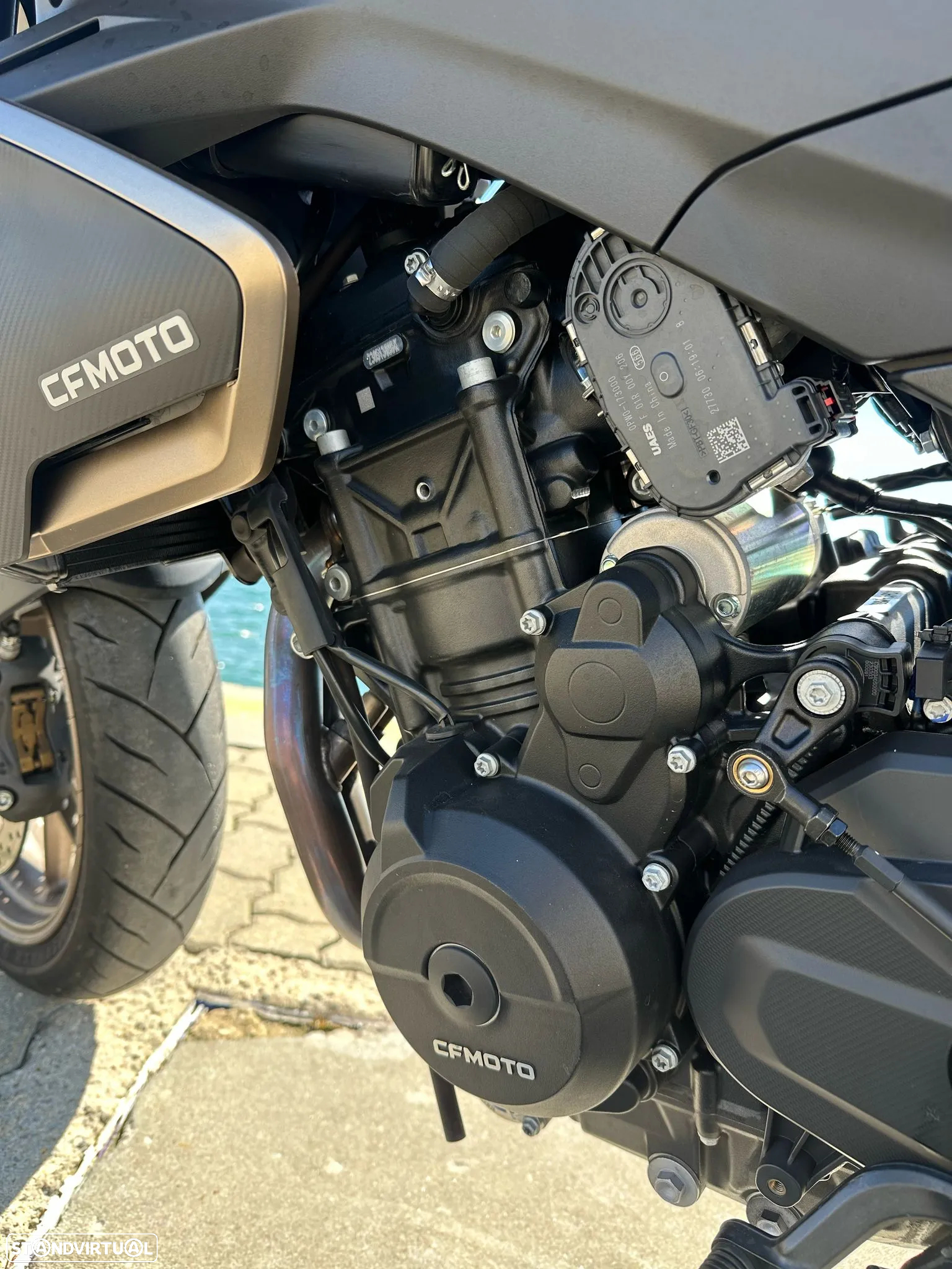 CF Moto 800NK - 8