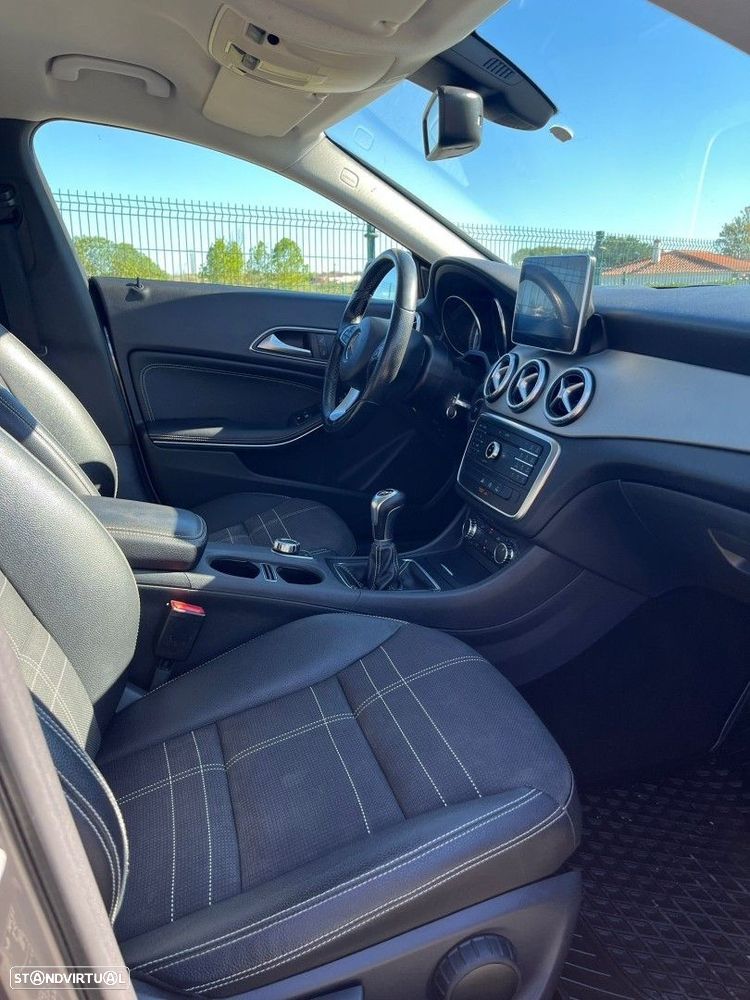 Mercedes-Benz CLA 200 d Shooting Brake - 18