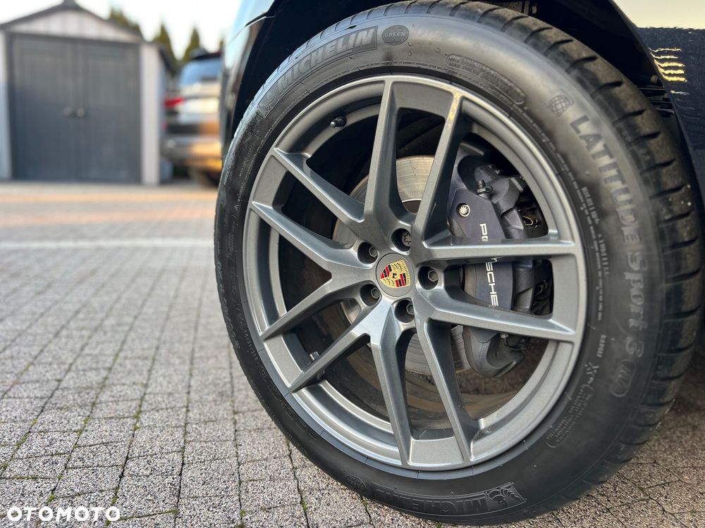 Porsche Macan T - 35