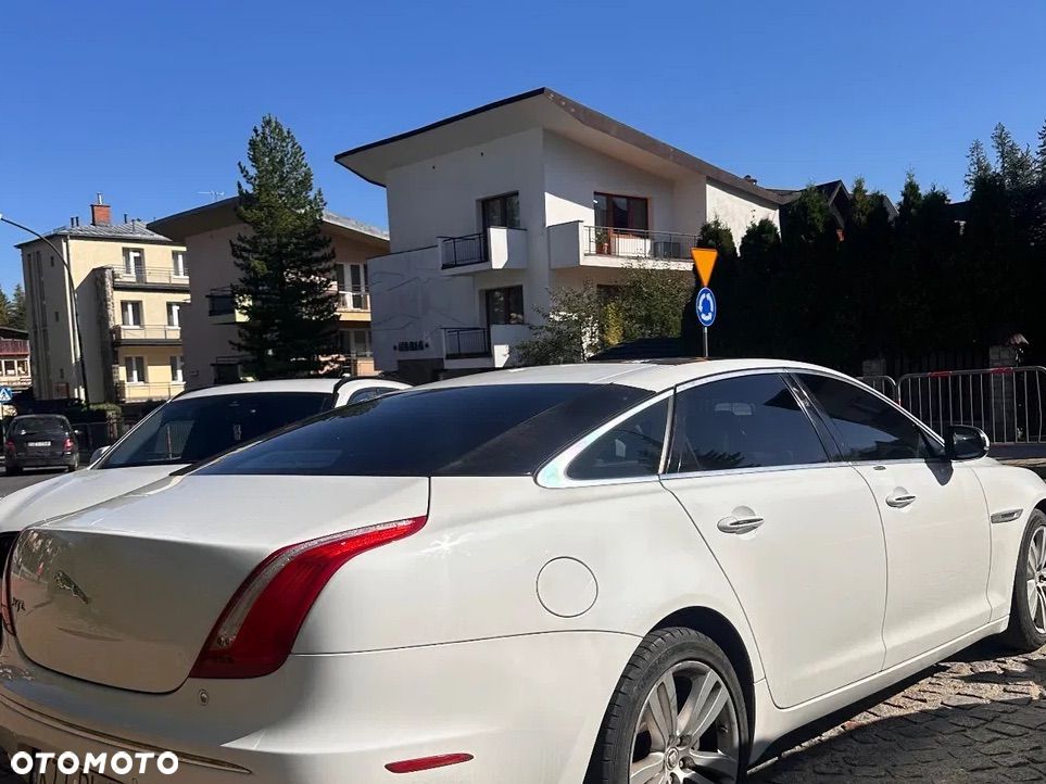 Jaguar XJ - 5