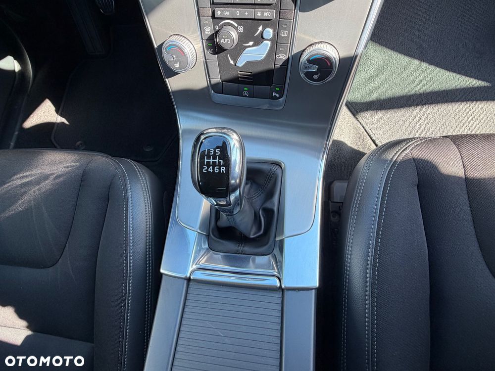 Volvo V60 D4 Drive-E Momentum - 10