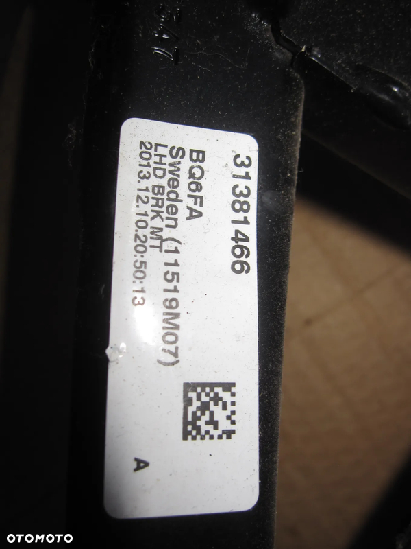 Volvo V40  2,0D stelaż pedał hamulca 31381466