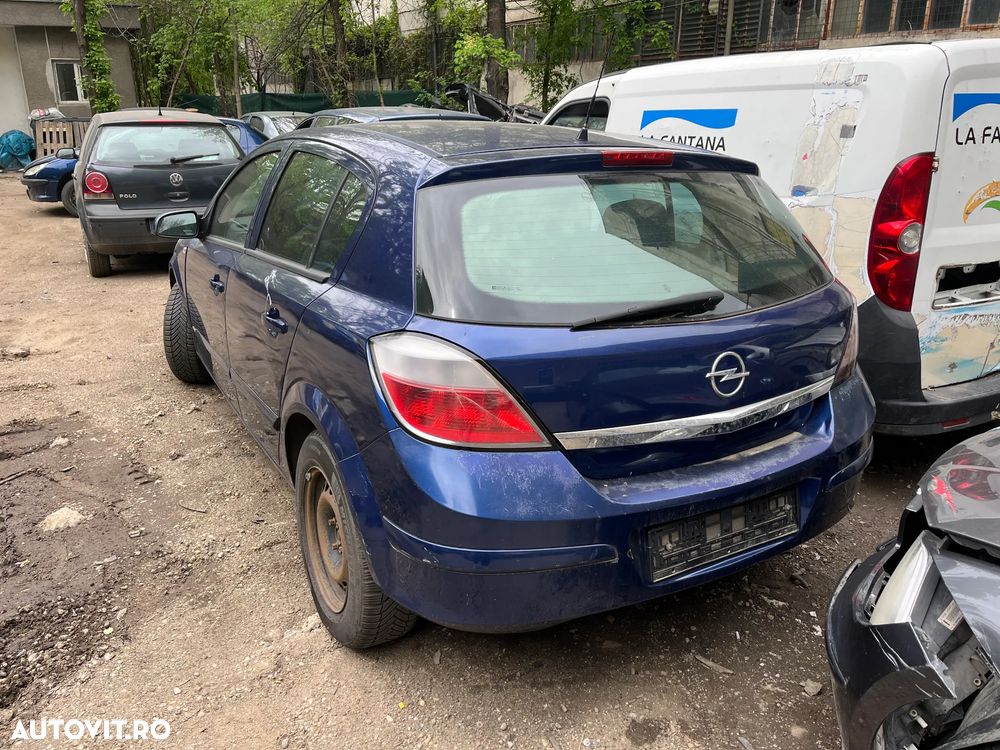 Dezmembrez Opel Astra H albastru benzina 2006 hatchback - 7