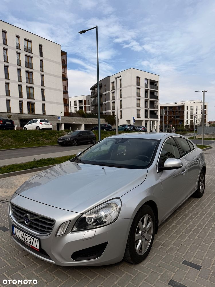Volvo S60 D3 Momentum - 1