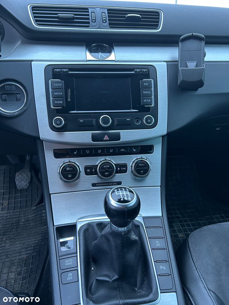 Volkswagen Passat 2.0 TDI DPF Highline - 10