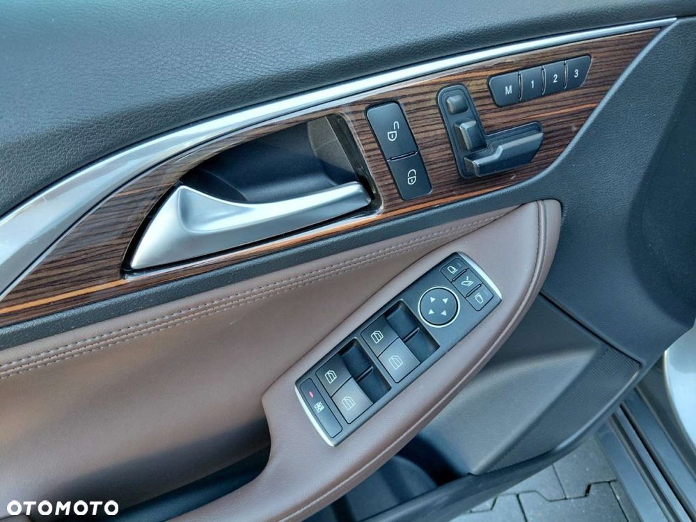 Infiniti Q30 - 10