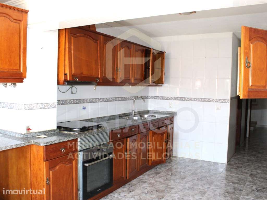 Moradia Bi-Familiar Centro de Unhos - Grande Oportunidade de Invest... - Grande imagem: 4/19