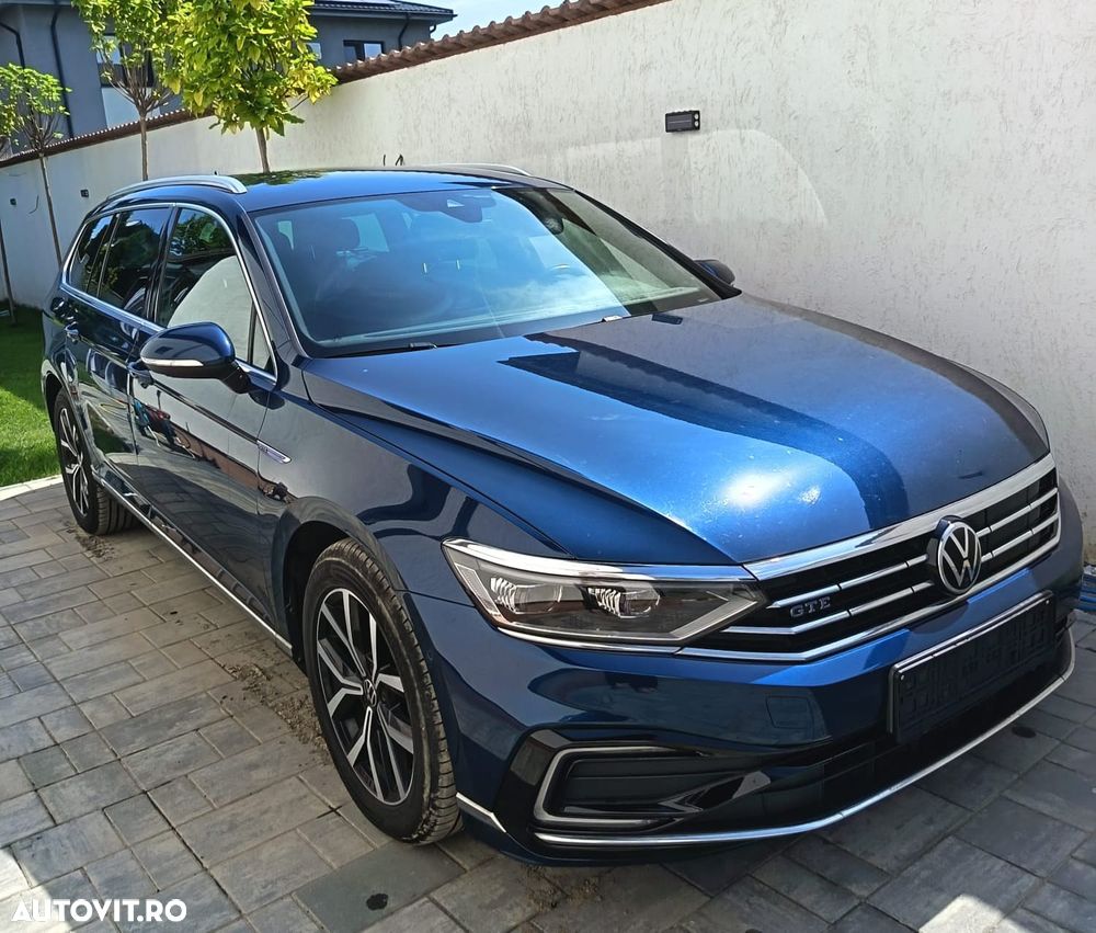 Volkswagen Passat - 4