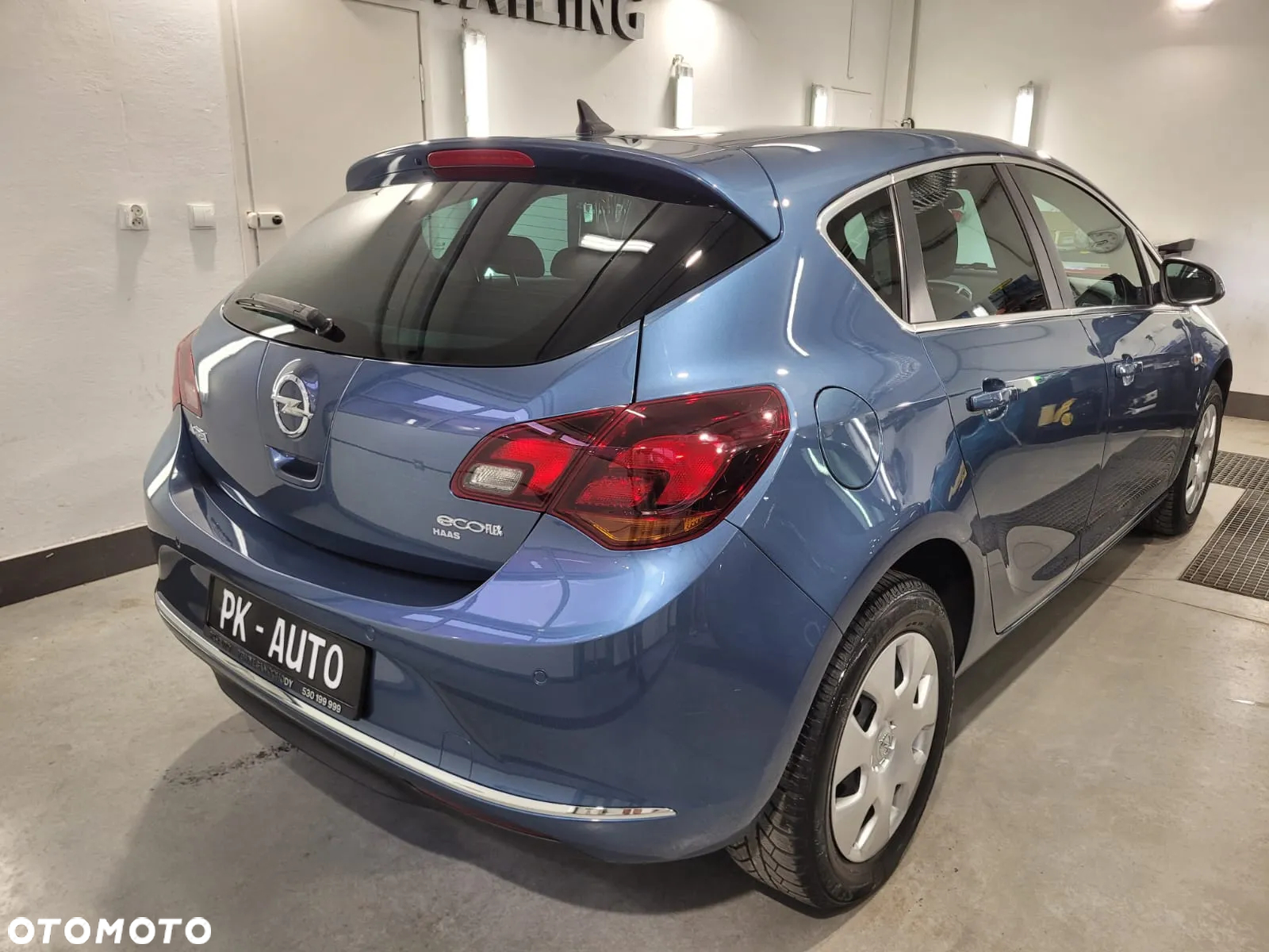 Opel Astra IV 1.4 T Cosmo S&S - 12