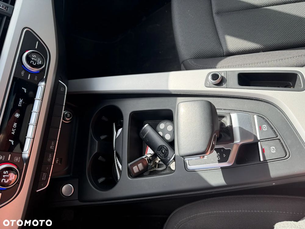 Audi A4 Limousine 35 TFSI mHEV S tronic - 10