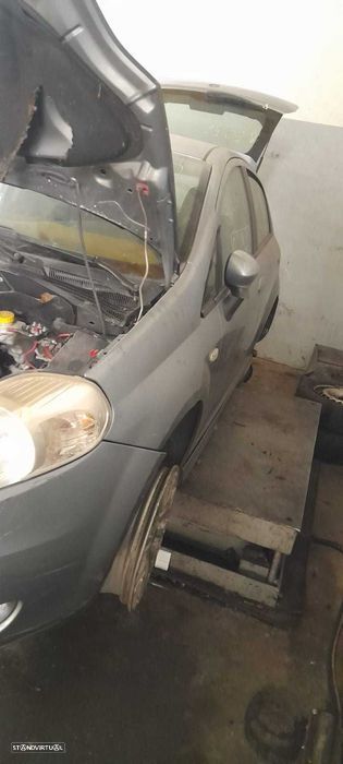 Fiat Grande Punto 1.3 CDTI de 2007 para peças - 5