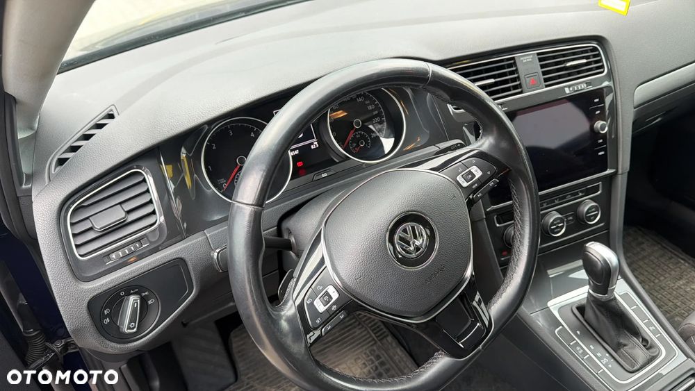 Volkswagen Golf 2.0 TDI SCR 4Motion DSG Comfortline - 23