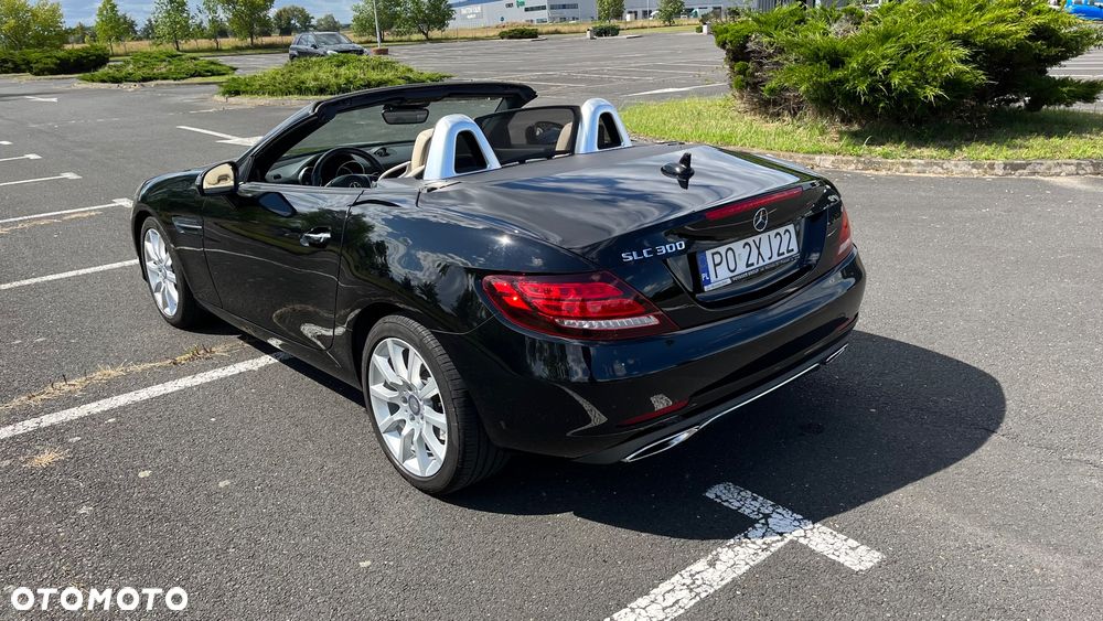 Mercedes-Benz SLC 300 9G-TRONIC RedArt Edition - 13