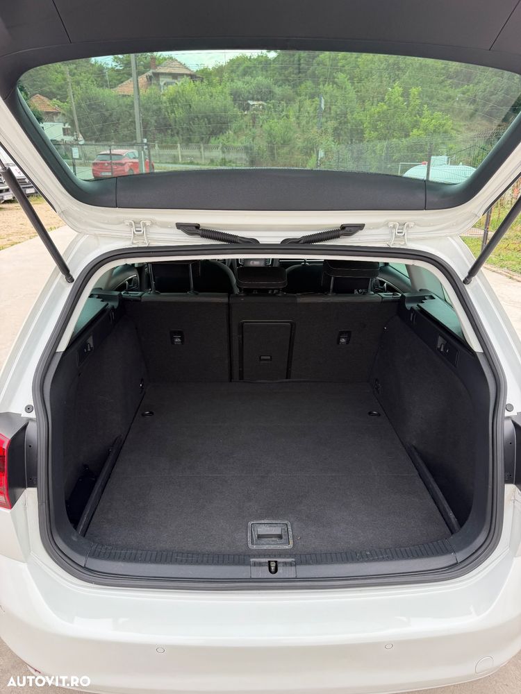 Volkswagen Golf - 14