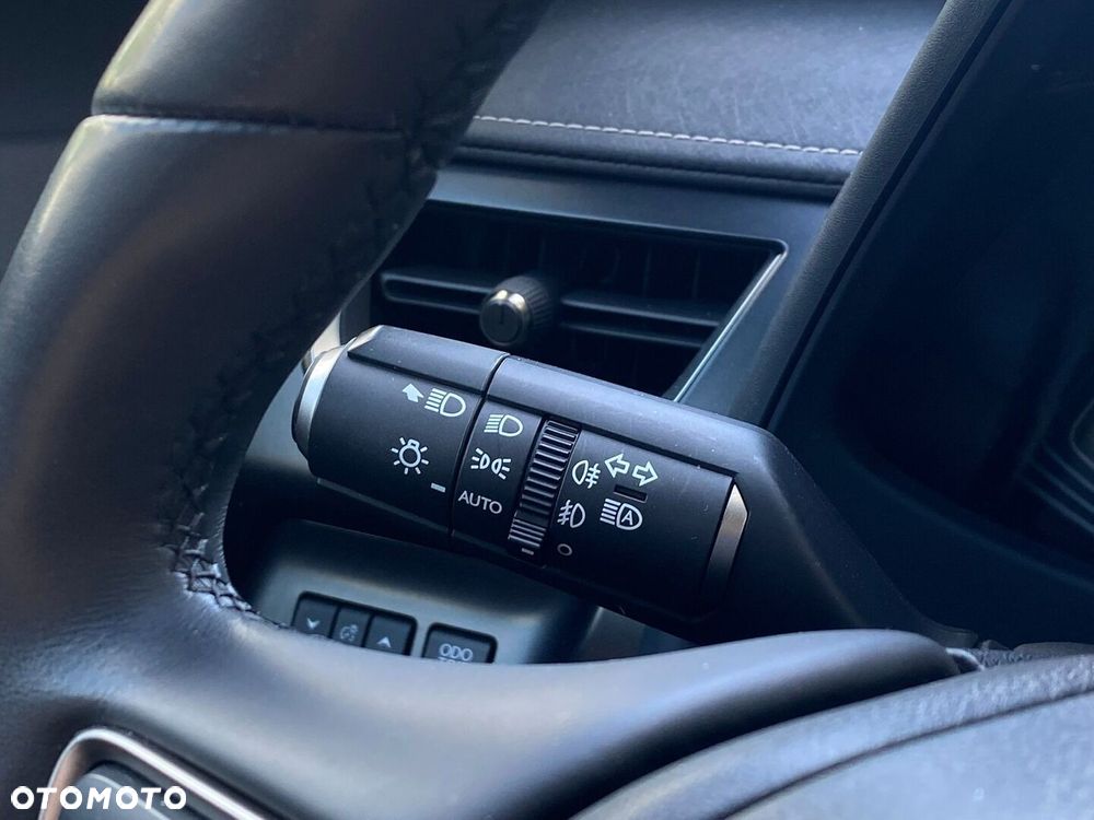 Lexus UX 250h GPF Business 2WD - 26