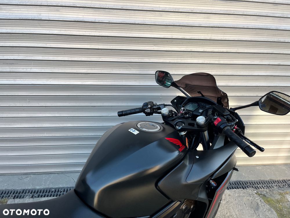 Honda CBR - 12
