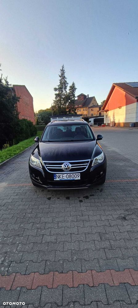 Volkswagen Tiguan - 1
