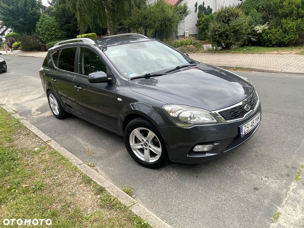 Kia Ceed 2011 photo 2