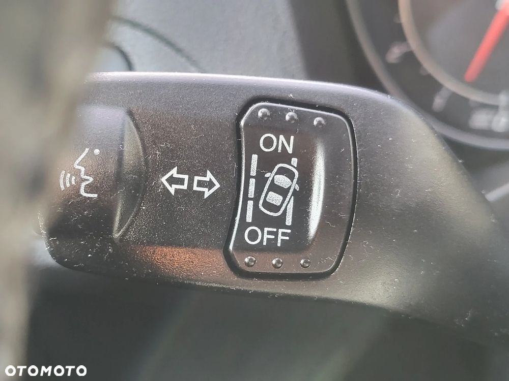 Ford S-Max 2.0 TDCi DPF Titanium X - 27