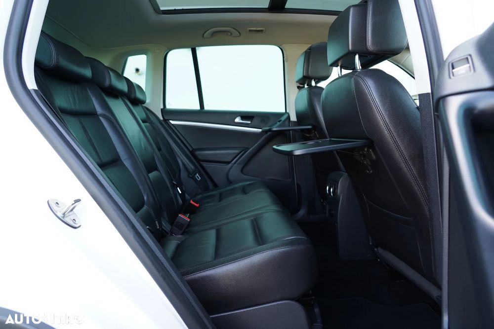 Volkswagen Tiguan - 32