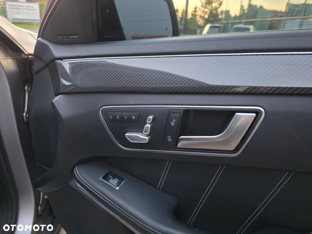 Mercedes-Benz Klasa E 63 AMG S 4-Matic - 25