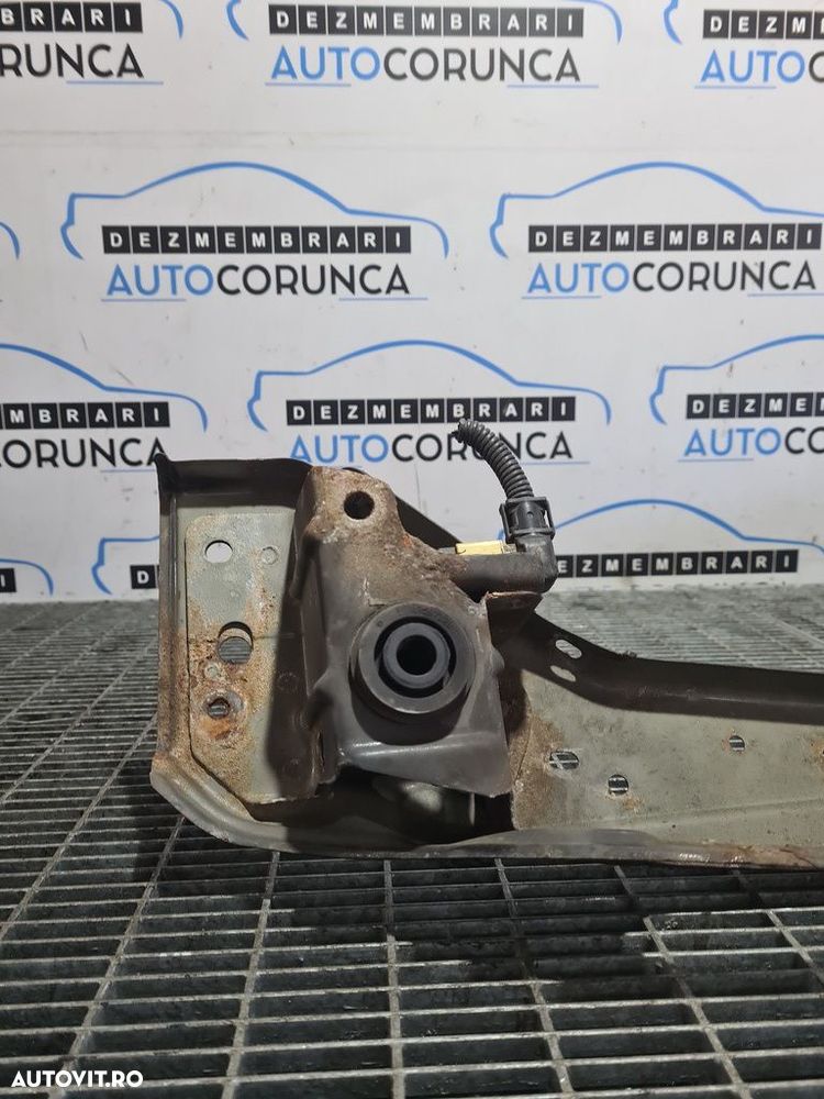 Trager Mitsubishi Outlander 2007 - 2012 SUV 4 Usi (931) - 3