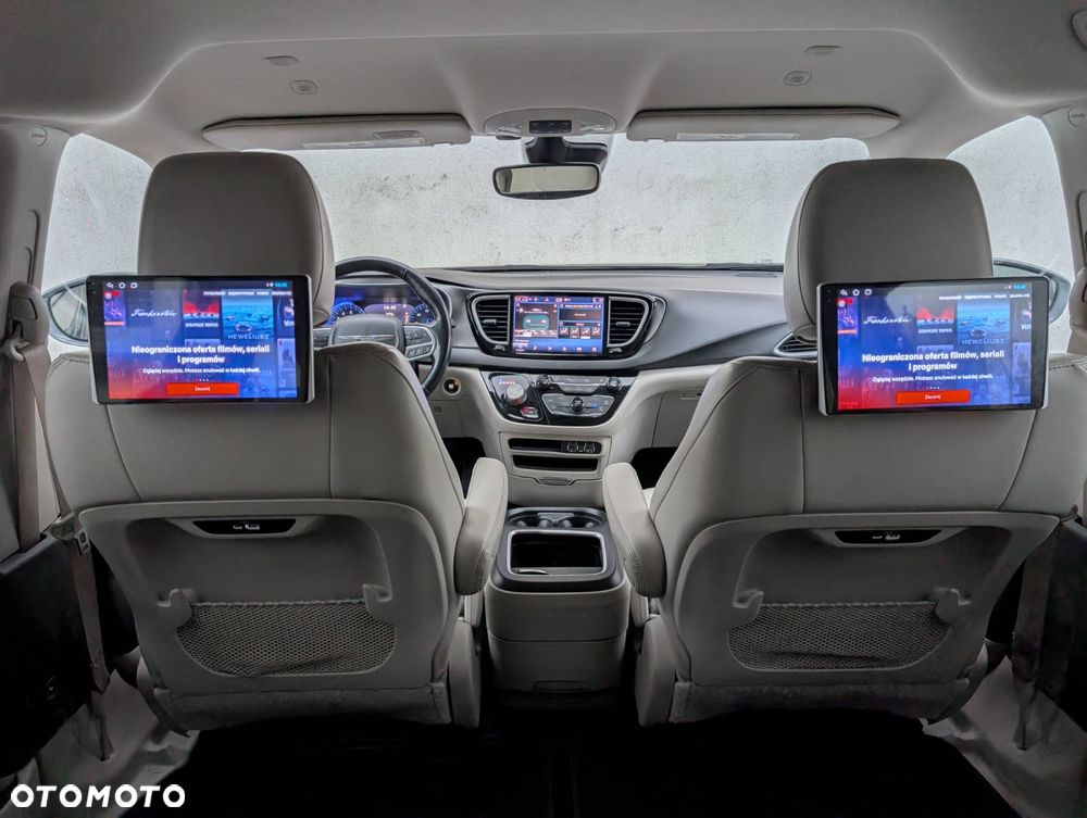 Chrysler Pacifica - 24