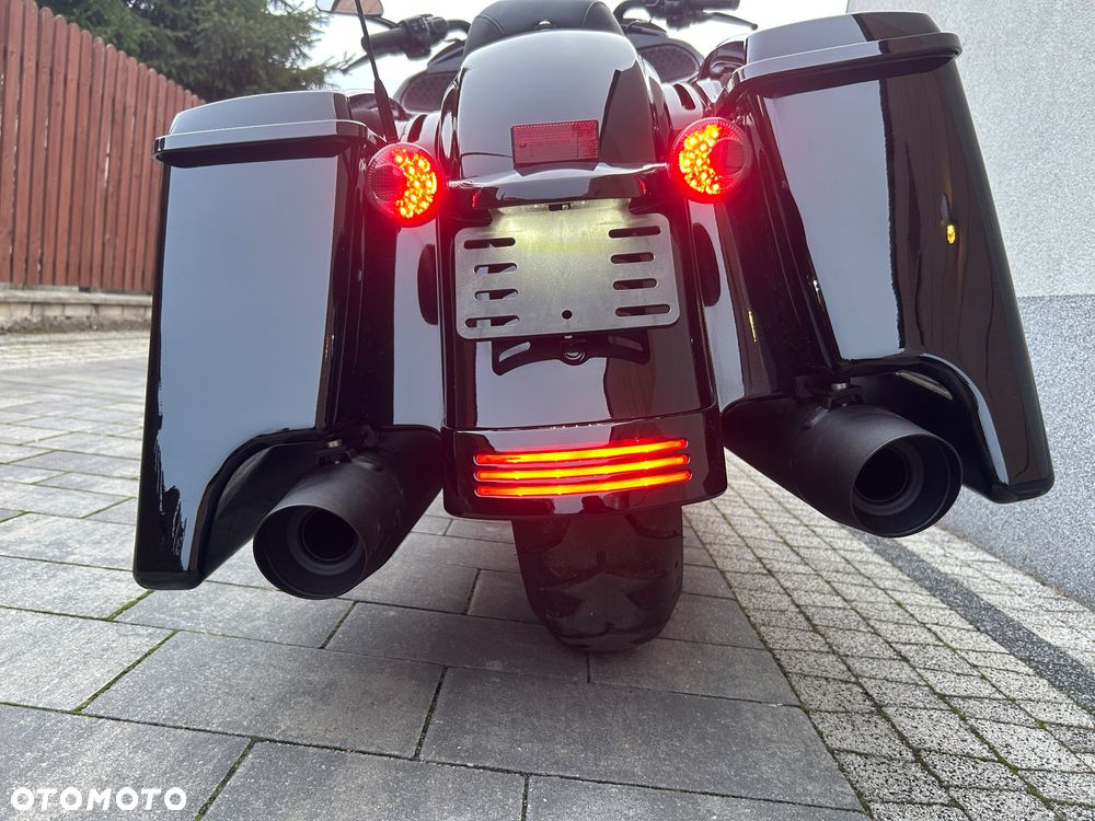 Harley-Davidson Touring Road Glide - 10