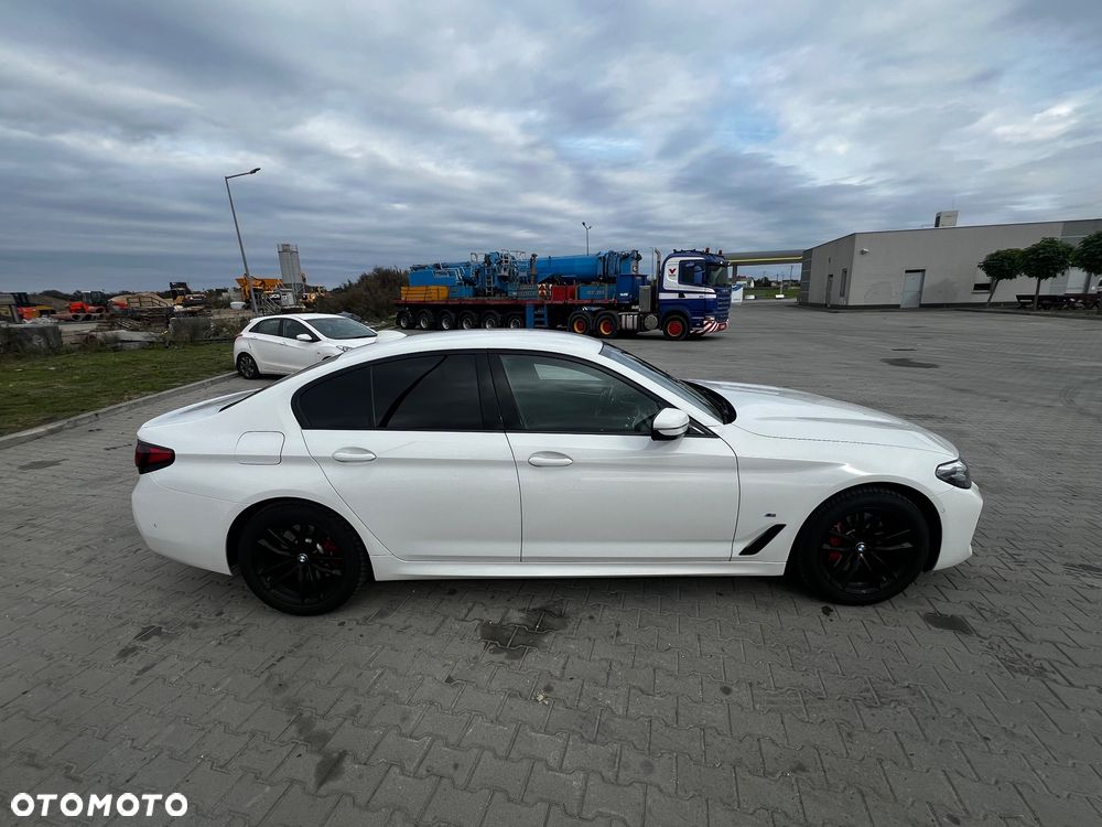 BMW Seria 5 530e xDrive M Sport Edition - 11