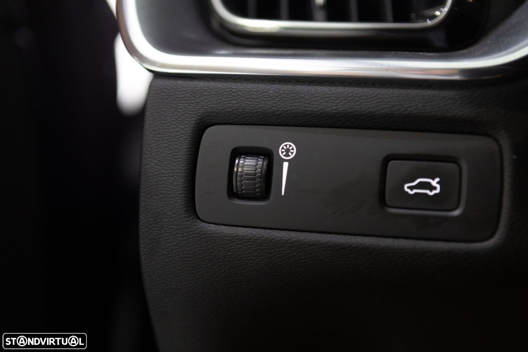 Volvo XC 60 B4 D AWD Geartronic Momentum - 29