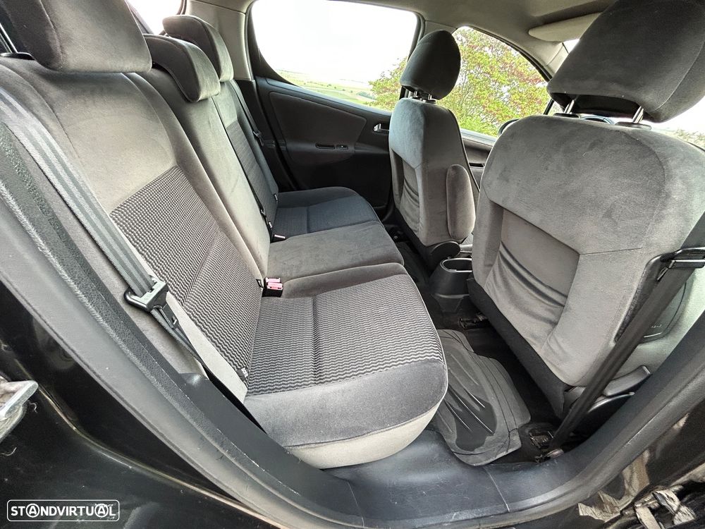 Peugeot 207 1.4 HDi Premium - 21