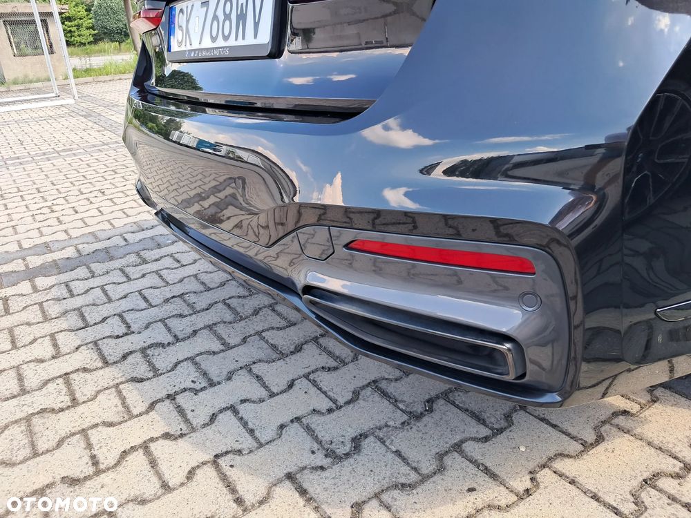BMW Seria 7 750i xDrive - 16