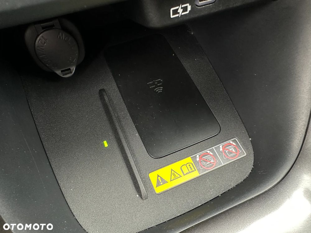 Toyota Yaris Hybrid 1.5 GR Sport - 34