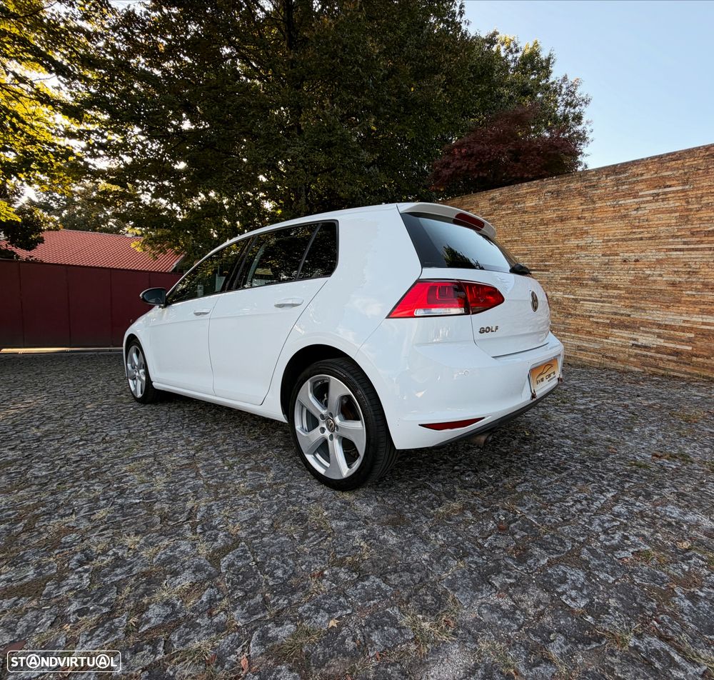 VW Golf 1.6 TDi DPF Highline - 4
